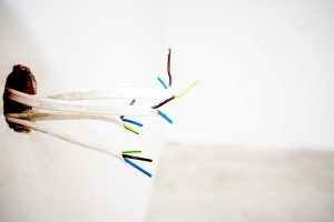 wires-1080569_1280